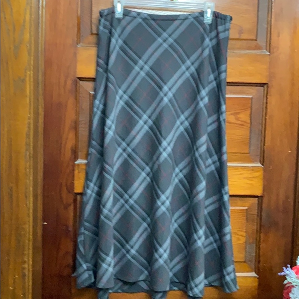 Gray red pattern skirt
